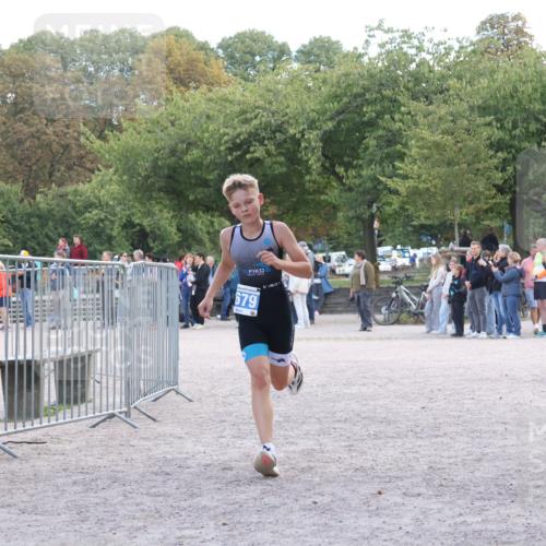 14.09.2025 - Stadtparktriathlon Strokosch-Dieckow http://msf.ph/oto/8899340 14.09.2025 14:12:37 Ziel 1376, 1678, 1679 meine-sportfotos.de