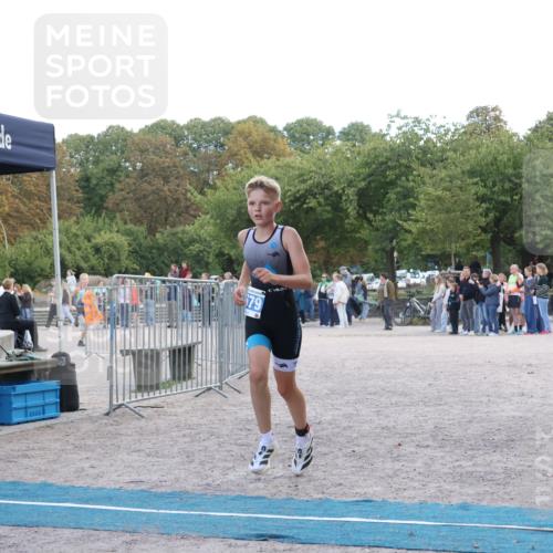 14.09.2025 - Stadtparktriathlon Strokosch-Dieckow http://msf.ph/oto/8899342 14.09.2025 14:12:38 Ziel 1678, 1679 meine-sportfotos.de