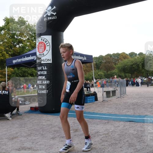 14.09.2025 - Stadtparktriathlon Strokosch-Dieckow http://msf.ph/oto/8899348 14.09.2025 14:12:39 Ziel 1678, 1679 meine-sportfotos.de
