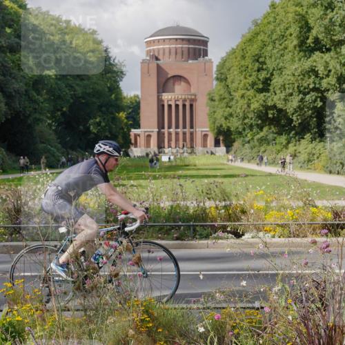 14.09.2025 - Stadtparktriathlon Michael Burmester http://msf.ph/oto/8899395 14.09.2025 12:55:41 Radfahren 1370, 1394, 1411 meine-sportfotos.de