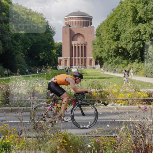 14.09.2025 - Stadtparktriathlon Michael Burmester http://msf.ph/oto/8899405 14.09.2025 12:55:44 Radfahren 1370, 1394, 1411 meine-sportfotos.de