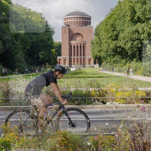 14.09.2025 - Stadtparktriathlon Michael Burmester http://msf.ph/oto/8899409 14.09.2025 12:55:46 Radfahren 1370, 1394, 1403, 1411 meine-sportfotos.de