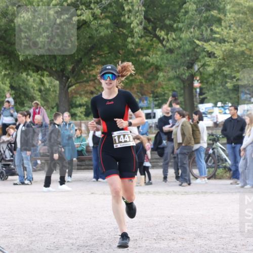 14.09.2025 - Stadtparktriathlon Strokosch-Dieckow http://msf.ph/oto/8899423 14.09.2025 14:13:26 Ziel 1447 meine-sportfotos.de