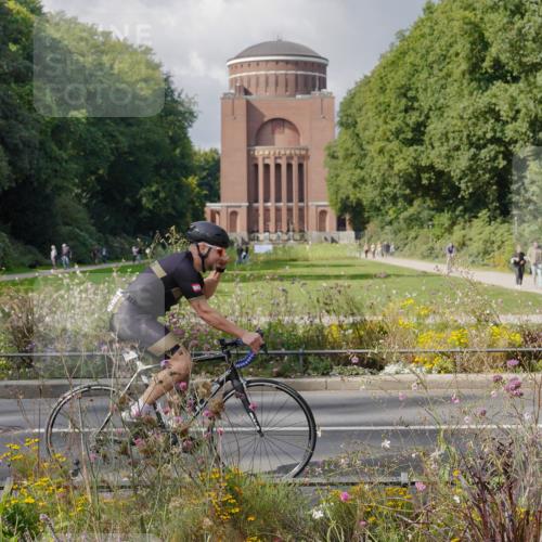 14.09.2025 - Stadtparktriathlon Michael Burmester http://msf.ph/oto/8899425 14.09.2025 12:56:01 Radfahren 1273, 1374, 1384, 1389 meine-sportfotos.de