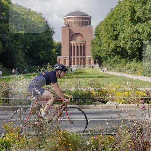 14.09.2025 - Stadtparktriathlon Michael Burmester http://msf.ph/oto/8899434 14.09.2025 12:56:08 Radfahren 1352, 1355, 1374, 1389 meine-sportfotos.de