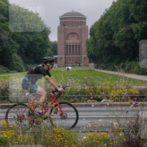 14.09.2025 - Stadtparktriathlon Michael Burmester http://msf.ph/oto/8899489 14.09.2025 09:13:24 Radfahren 304, 327, 359 meine-sportfotos.de