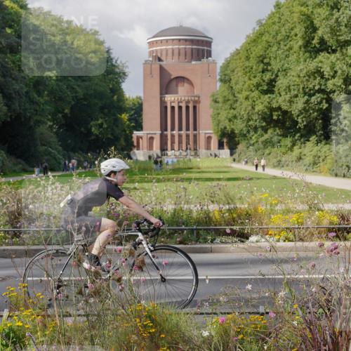 14.09.2025 - Stadtparktriathlon Michael Burmester http://msf.ph/oto/8899501 14.09.2025 12:56:49 Radfahren 1251, 1316, 1399 meine-sportfotos.de