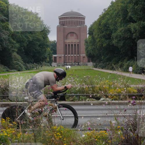 14.09.2025 - Stadtparktriathlon Michael Burmester http://msf.ph/oto/8899503 14.09.2025 09:13:38 Radfahren 304, 324, 346, 386, 425 meine-sportfotos.de