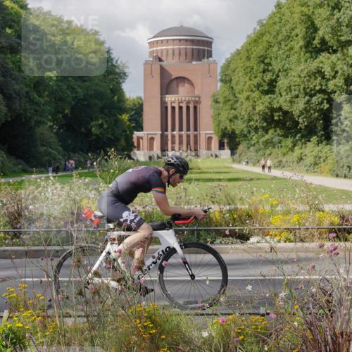14.09.2025 - Stadtparktriathlon Michael Burmester http://msf.ph/oto/8899510 14.09.2025 12:56:56 Radfahren 1316, 1321, 1399 meine-sportfotos.de