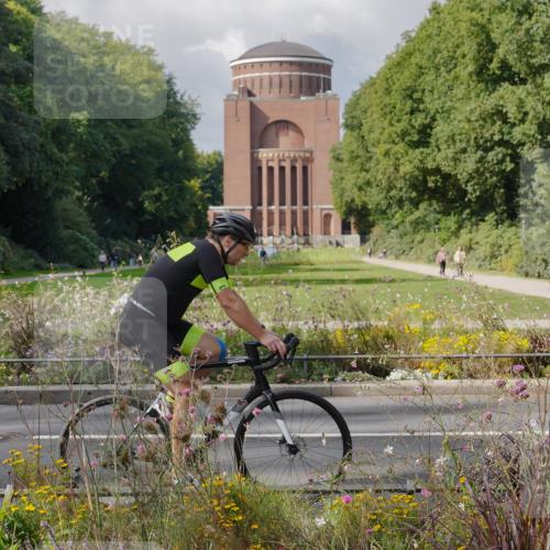 14.09.2025 - Stadtparktriathlon Michael Burmester http://msf.ph/oto/8899545 14.09.2025 12:57:20 Radfahren 1361, 1405 meine-sportfotos.de