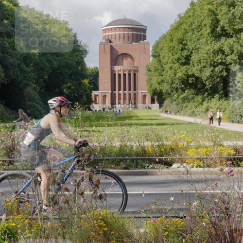 14.09.2025 - Stadtparktriathlon Michael Burmester http://msf.ph/oto/8899554 14.09.2025 12:57:36 Radfahren 1309, 1332, 1426, 1442 meine-sportfotos.de