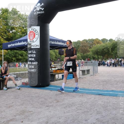 14.09.2025 - Stadtparktriathlon Strokosch-Dieckow http://msf.ph/oto/8899563 14.09.2025 14:14:24 Ziel 1515, 1627, 1631 meine-sportfotos.de