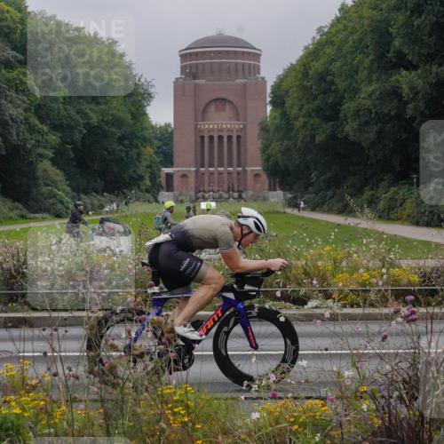 14.09.2025 - Stadtparktriathlon Michael Burmester http://msf.ph/oto/8899579 14.09.2025 09:14:32 Radfahren 301, 318, 326, 340, 345, 347, 363, 370, 371, 373, 377, 380, 381, 389, 401, 404 meine-sportfotos.de