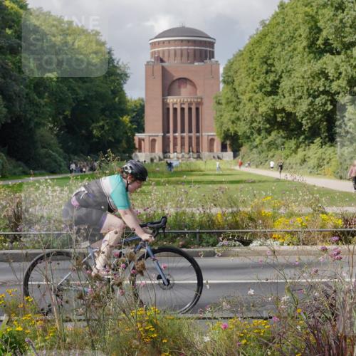 14.09.2025 - Stadtparktriathlon Michael Burmester http://msf.ph/oto/8899582 14.09.2025 12:57:54 Radfahren 1100, 1328, 1336, 1365 meine-sportfotos.de