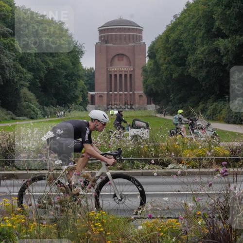 14.09.2025 - Stadtparktriathlon Michael Burmester http://msf.ph/oto/8899584 14.09.2025 09:14:33 Radfahren 301, 318, 326, 340, 345, 347, 363, 370, 371, 373, 377, 380, 381, 389, 401, 404 meine-sportfotos.de