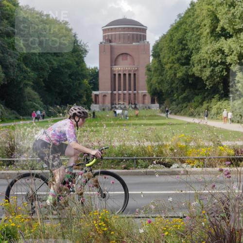 14.09.2025 - Stadtparktriathlon Michael Burmester http://msf.ph/oto/8899696 14.09.2025 12:59:17 Radfahren 1279, 1334, 1390, 1392, 1444 meine-sportfotos.de