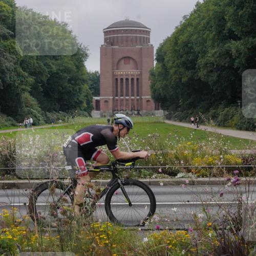 14.09.2025 - Stadtparktriathlon Michael Burmester http://msf.ph/oto/8899698 14.09.2025 09:15:16 Radfahren 323, 352, 375, 410, 430 meine-sportfotos.de