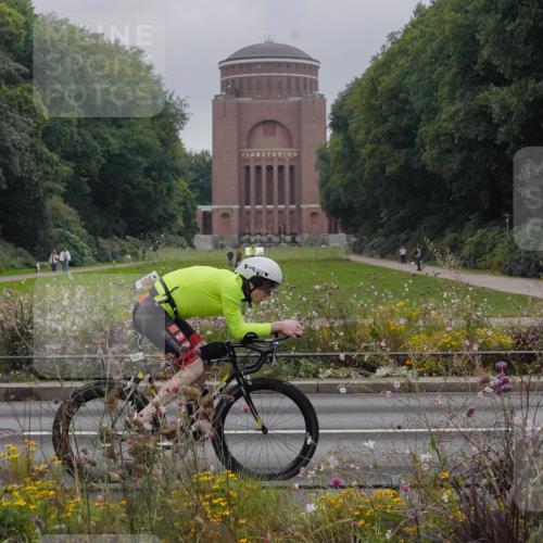 14.09.2025 - Stadtparktriathlon Michael Burmester http://msf.ph/oto/8899702 14.09.2025 09:15:18 Radfahren 323, 341, 352, 375, 410 meine-sportfotos.de