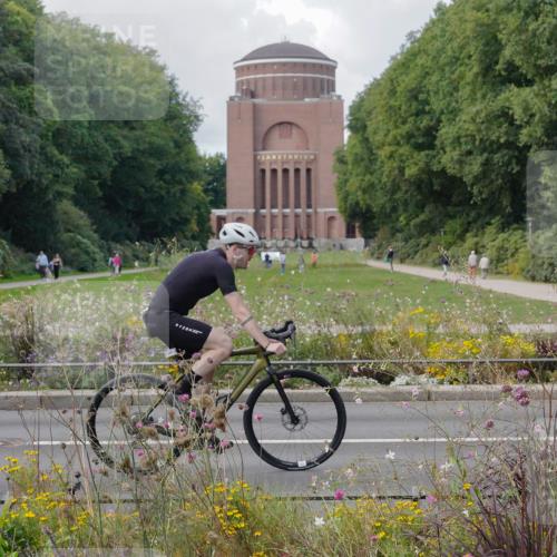 14.09.2025 - Stadtparktriathlon Michael Burmester http://msf.ph/oto/8899710 14.09.2025 12:59:30 Radfahren 1312, 1345, 1381, 1430, 1451 meine-sportfotos.de