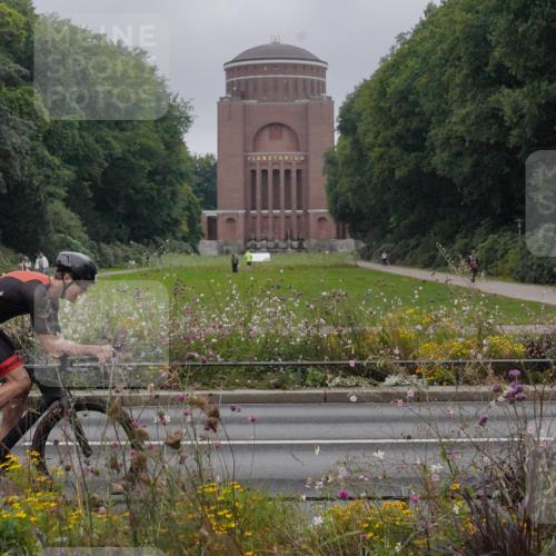 14.09.2025 - Stadtparktriathlon Michael Burmester http://msf.ph/oto/8899731 14.09.2025 09:15:29 Radfahren 337, 341, 349, 379, 392, 418 meine-sportfotos.de