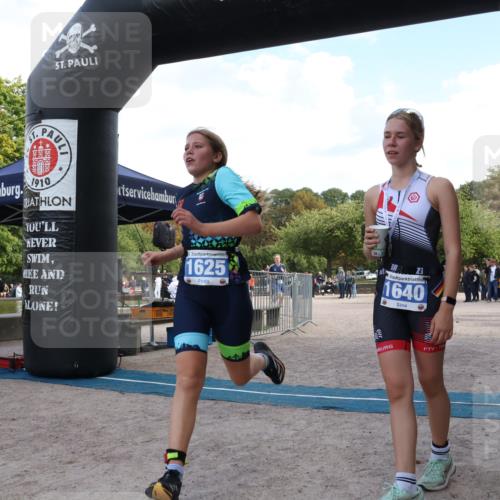 14.09.2025 - Stadtparktriathlon Strokosch-Dieckow http://msf.ph/oto/8899919 14.09.2025 14:18:24 Ziel 1556, 1559, 1625, 1665 meine-sportfotos.de