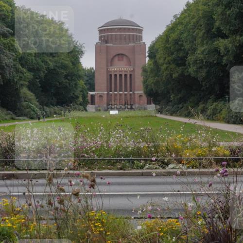 14.09.2025 - Stadtparktriathlon Michael Burmester http://msf.ph/oto/8900241 14.09.2025 09:16:56 Radfahren 303, 350, 453 meine-sportfotos.de