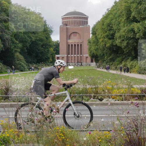 14.09.2025 - Stadtparktriathlon Michael Burmester http://msf.ph/oto/8900276 14.09.2025 13:01:45 Radfahren 1419, 1480, 1481 meine-sportfotos.de