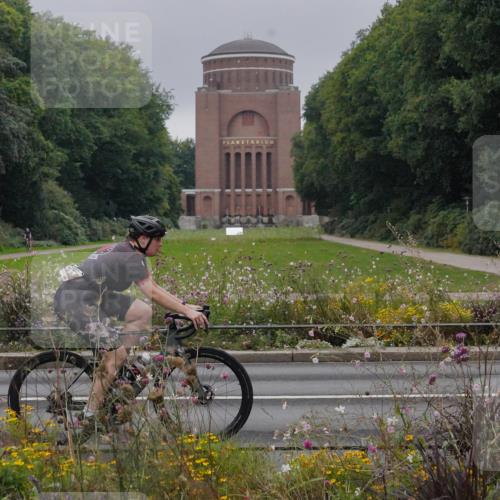 14.09.2025 - Stadtparktriathlon Michael Burmester http://msf.ph/oto/8900313 14.09.2025 09:17:25 Radfahren 313, 335, 387, 416, 421, 436 meine-sportfotos.de