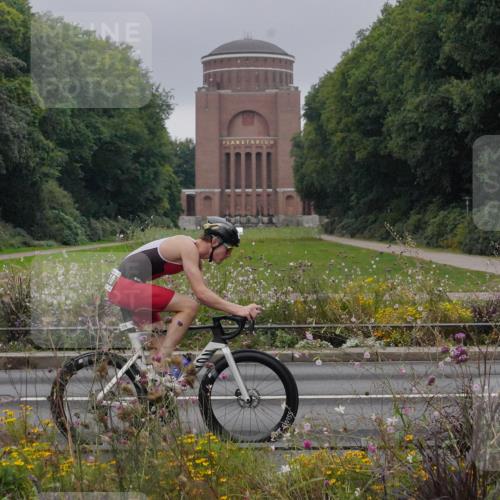 14.09.2025 - Stadtparktriathlon Michael Burmester http://msf.ph/oto/8900358 14.09.2025 09:17:48 Radfahren 310, 321, 378, 394, 405, 476 meine-sportfotos.de
