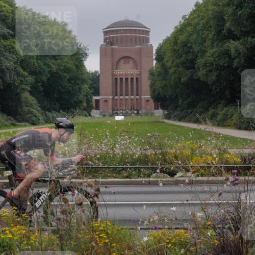 14.09.2025 - Stadtparktriathlon Michael Burmester http://msf.ph/oto/8900362 14.09.2025 09:17:49 Radfahren 310, 321, 378, 394, 405, 476 meine-sportfotos.de