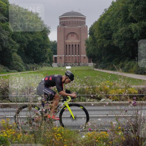 14.09.2025 - Stadtparktriathlon Michael Burmester http://msf.ph/oto/8900371 14.09.2025 09:17:54 Radfahren 321, 322, 378, 405, 475 meine-sportfotos.de