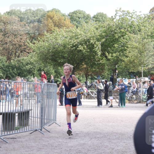 14.09.2025 - Stadtparktriathlon Strokosch-Dieckow http://msf.ph/oto/8900385 14.09.2025 14:37:48 Ziel 1693, 1700, 1703, 1731, 1732, 1774, 1788 meine-sportfotos.de