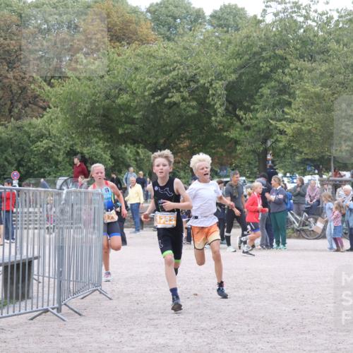 14.09.2025 - Stadtparktriathlon Strokosch-Dieckow http://msf.ph/oto/8900436 14.09.2025 14:38:08 Ziel 1717, 1723, 1733, 1775, 1864 meine-sportfotos.de