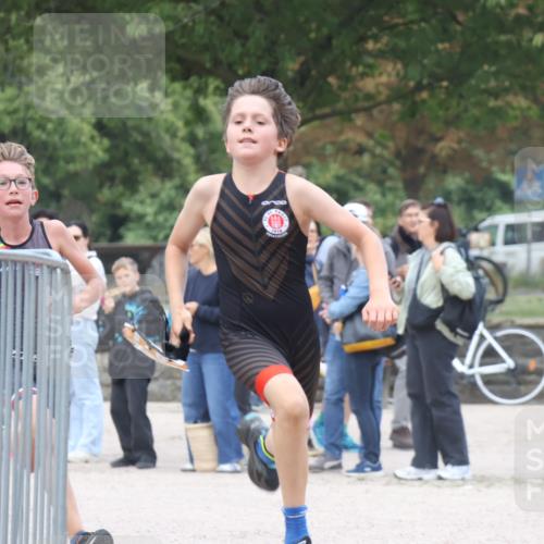 14.09.2025 - Stadtparktriathlon Strokosch-Dieckow http://msf.ph/oto/8900504 14.09.2025 14:38:36 Ziel 1725, 1753, 1783, 1786 meine-sportfotos.de