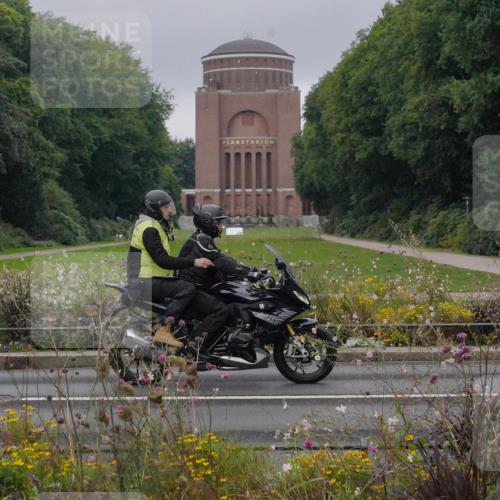 14.09.2025 - Stadtparktriathlon Michael Burmester http://msf.ph/oto/8900582 14.09.2025 09:19:23 Radfahren 304, 338, 439, 443, 464, 467, 471, 477, 486, 494 meine-sportfotos.de