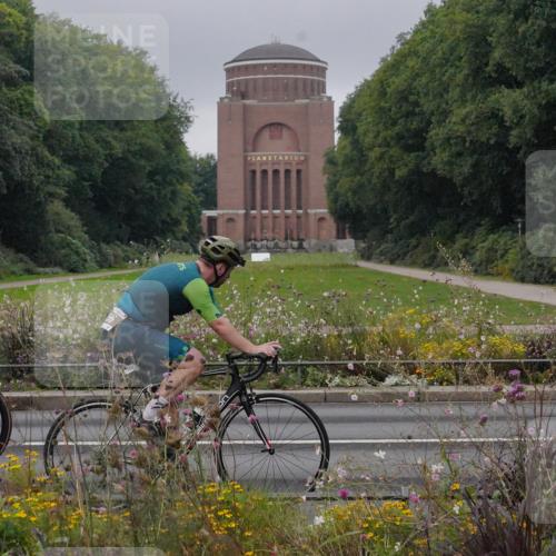 14.09.2025 - Stadtparktriathlon Michael Burmester http://msf.ph/oto/8900639 14.09.2025 09:19:44 Radfahren 320, 324, 356, 366, 382, 425, 447, 485, 497 meine-sportfotos.de