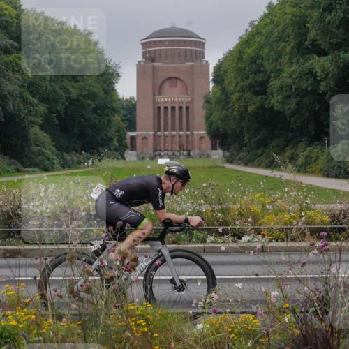 14.09.2025 - Stadtparktriathlon Michael Burmester http://msf.ph/oto/8900665 14.09.2025 09:19:52 Radfahren 306, 320, 366, 438, 442, 447, 485 meine-sportfotos.de