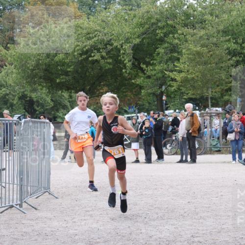 14.09.2025 - Stadtparktriathlon Strokosch-Dieckow http://msf.ph/oto/8900685 14.09.2025 14:40:00 Ziel 1710, 1761 meine-sportfotos.de