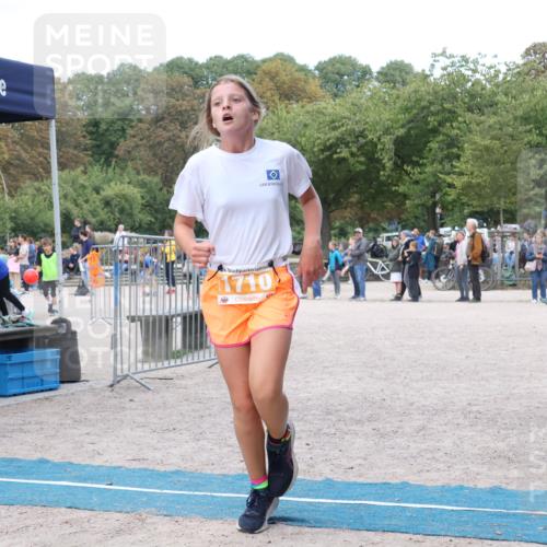14.09.2025 - Stadtparktriathlon Strokosch-Dieckow http://msf.ph/oto/8900700 14.09.2025 14:40:02 Ziel 1710, 1761 meine-sportfotos.de