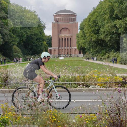 14.09.2025 - Stadtparktriathlon Michael Burmester http://msf.ph/oto/8900706 14.09.2025 13:06:53 Radfahren 1442, 1446 meine-sportfotos.de