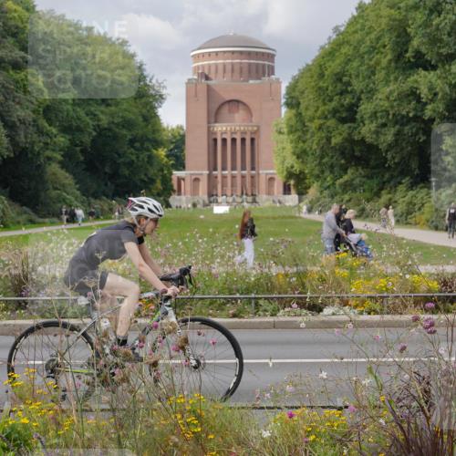 14.09.2025 - Stadtparktriathlon Michael Burmester http://msf.ph/oto/8900754 14.09.2025 13:07:36 Radfahren 1377, 1425, 1443 meine-sportfotos.de