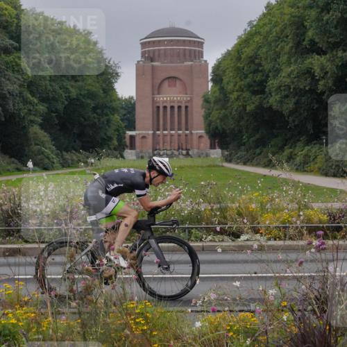14.09.2025 - Stadtparktriathlon Michael Burmester http://msf.ph/oto/8900763 14.09.2025 09:20:34 Radfahren 301, 318, 326, 340, 345, 346, 347, 359, 363, 370, 373, 377, 381, 386, 389, 448 meine-sportfotos.de