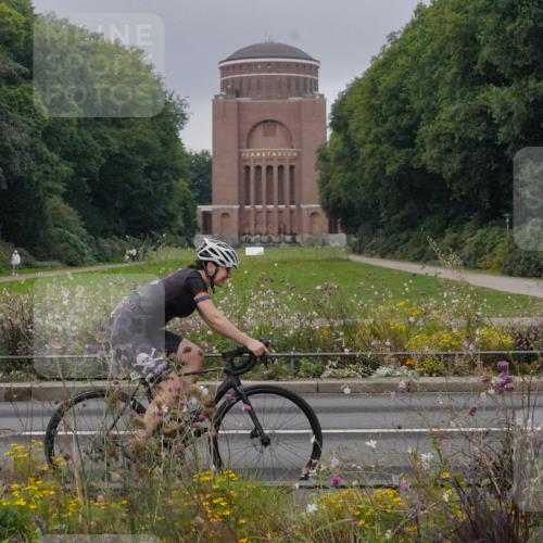 14.09.2025 - Stadtparktriathlon Michael Burmester http://msf.ph/oto/8900796 14.09.2025 09:20:41 Radfahren 327, 346, 377, 386, 448 meine-sportfotos.de