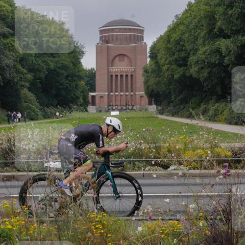 14.09.2025 - Stadtparktriathlon Michael Burmester http://msf.ph/oto/8900876 14.09.2025 09:21:23 Radfahren 349, 352, 362, 375 meine-sportfotos.de
