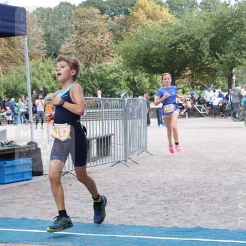 14.09.2025 - Stadtparktriathlon Strokosch-Dieckow http://msf.ph/oto/8900922 14.09.2025 14:42:15 Ziel 1698, 1747 meine-sportfotos.de