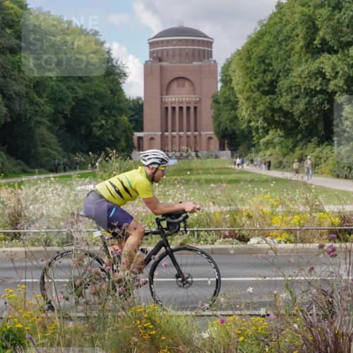 14.09.2025 - Stadtparktriathlon Michael Burmester http://msf.ph/oto/8900931 14.09.2025 13:09:54 Radfahren 1447, 1453, 1477 meine-sportfotos.de