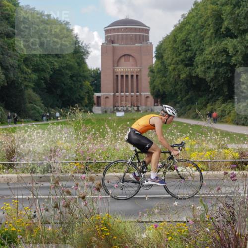 14.09.2025 - Stadtparktriathlon Michael Burmester http://msf.ph/oto/8901022 14.09.2025 13:10:43 Radfahren 1331, 1341, 1342, 1380, 1414, 1431, 1493, 1519 meine-sportfotos.de