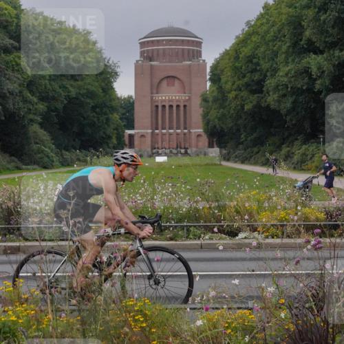 14.09.2025 - Stadtparktriathlon Michael Burmester http://msf.ph/oto/8901039 14.09.2025 09:22:35 Radfahren 376, 418, 435, 437, 466 meine-sportfotos.de