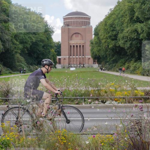 14.09.2025 - Stadtparktriathlon Michael Burmester http://msf.ph/oto/8901042 14.09.2025 13:10:52 Radfahren 1476, 1493 meine-sportfotos.de