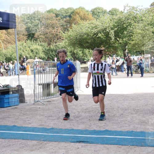 14.09.2025 - Stadtparktriathlon Strokosch-Dieckow http://msf.ph/oto/8901060 14.09.2025 14:43:48 Ziel 1713, 1714 meine-sportfotos.de